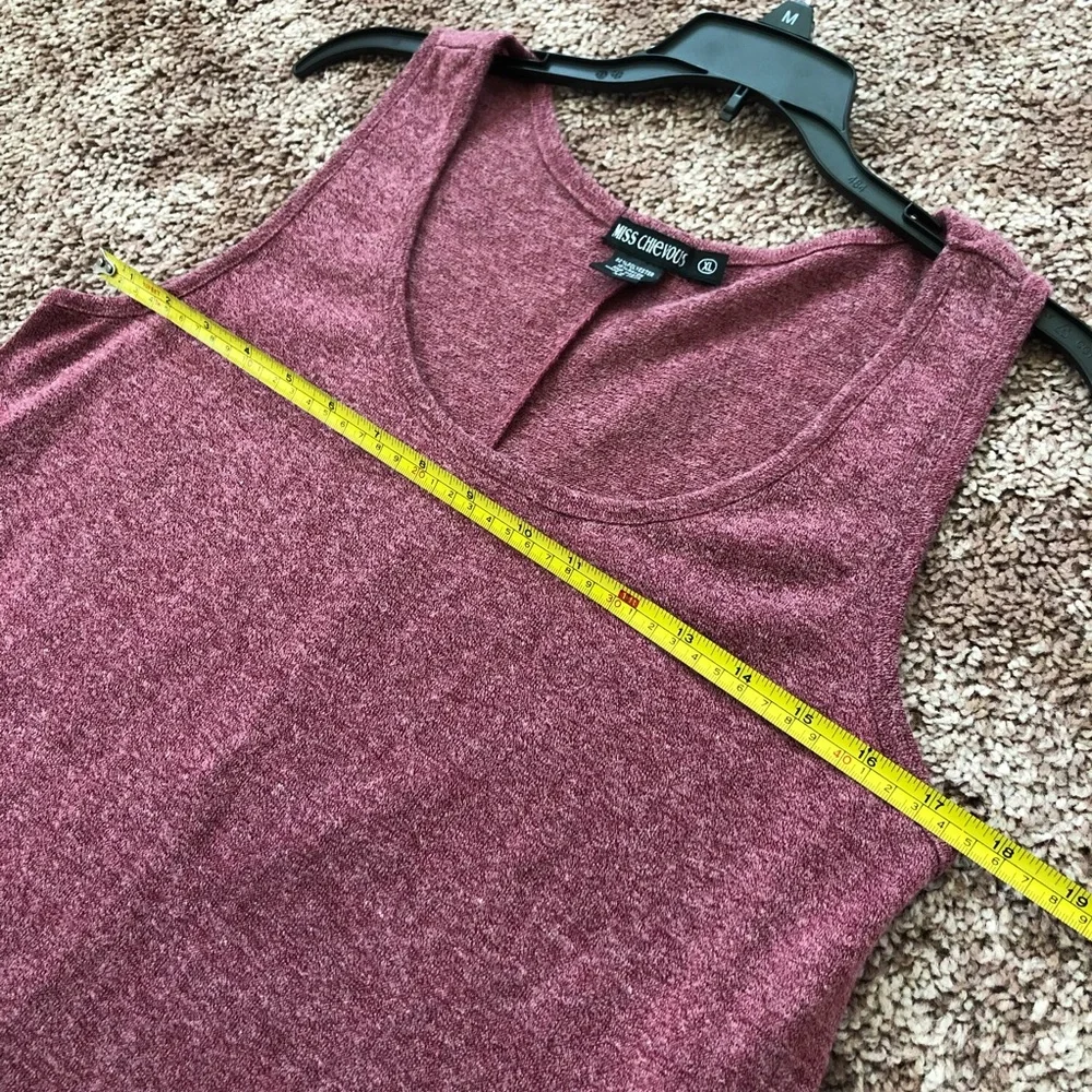 Bundle of 2 Laced Tank Tops - Picture 5 of 6